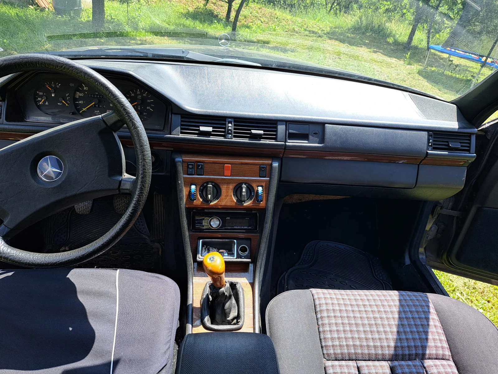 Mercedes-Benz 124, снимка 12 - Автомобили и джипове - 54839209