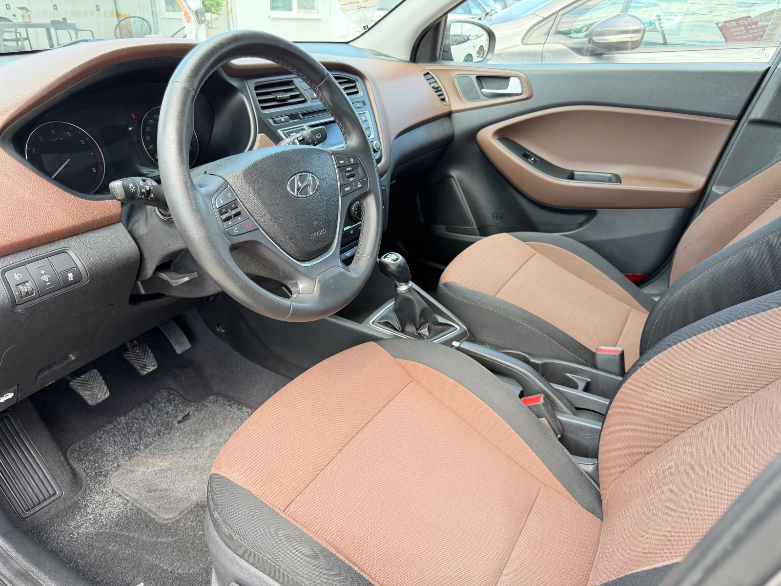 Hyundai I20 2017, евро6, газ, топ състояние , снимка 7 - Автомобили и джипове - 55333028