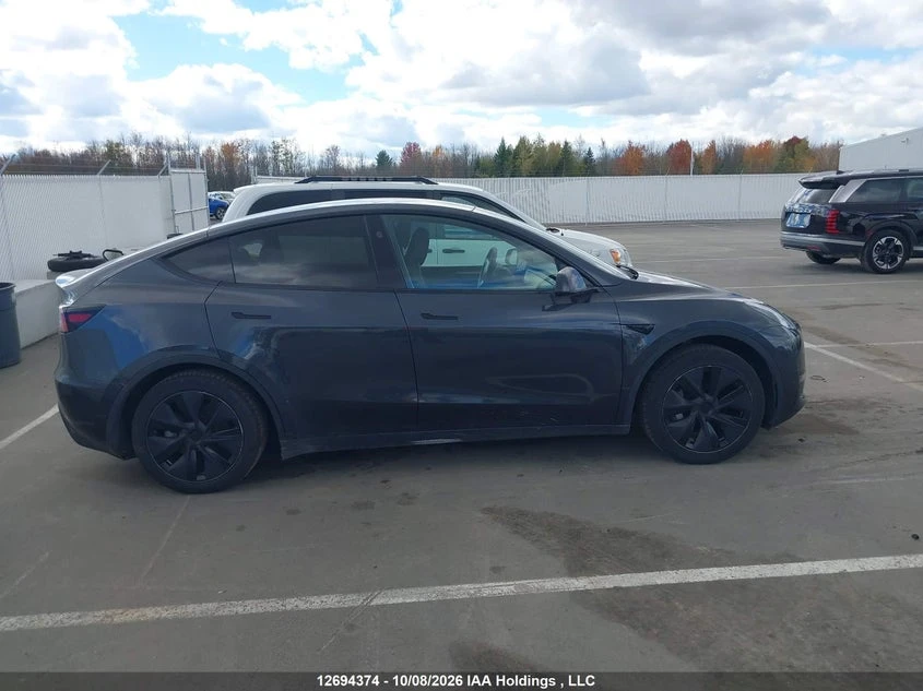Tesla Model Y Long Range, снимка 13 - Автомобили и джипове - 56475502