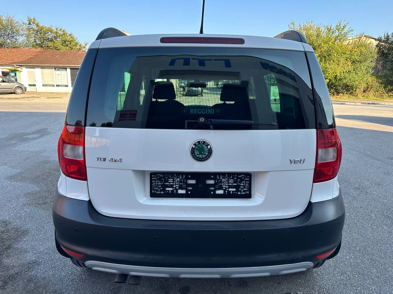 Skoda Yeti 2.0TDI 4x4 Навигация Италия, снимка 6 - Автомобили и джипове - 47332931