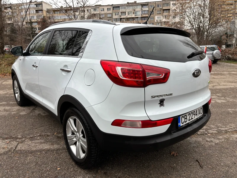 Kia Sportage 1.6i, снимка 7 - Автомобили и джипове - 48209425