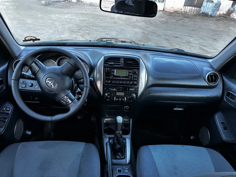 Toyota Rav4 2.0, снимка 11 - Автомобили и джипове - 48603260