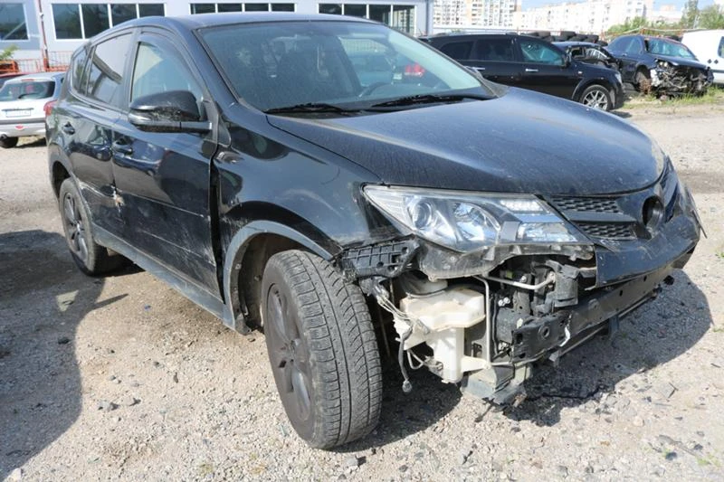 Toyota Rav4 2.0 D4D, снимка 6 - Автомобили и джипове - 36912071