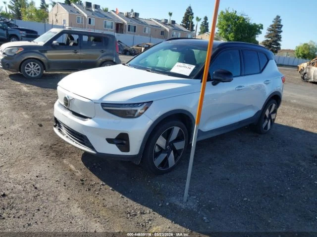 Volvo XC40 RECHARGE PURE ELECTRIC TWIN ULTIMATE, снимка 2 - Автомобили и джипове - 54456916