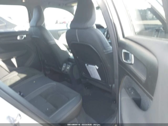 Volvo XC40 RECHARGE PURE ELECTRIC TWIN ULTIMATE, снимка 8 - Автомобили и джипове - 54456916