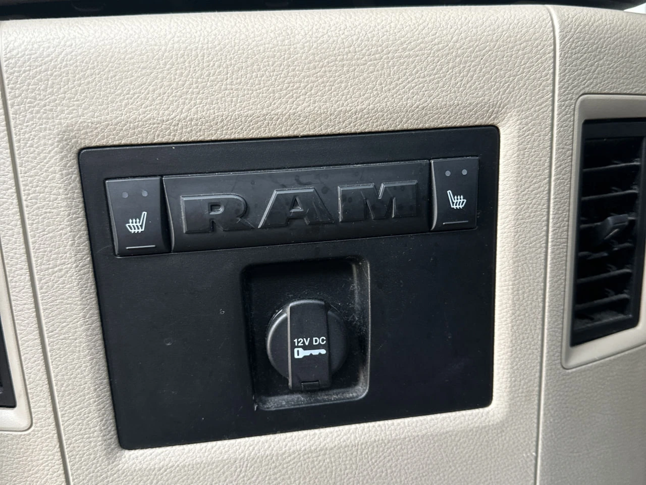 Dodge RAM 1500 * CARFAX* АВТОФИНАНСИРАНЕ* БЕЗ ПЪРВОНАЧАЛНА ВНОСКА - изображение 8