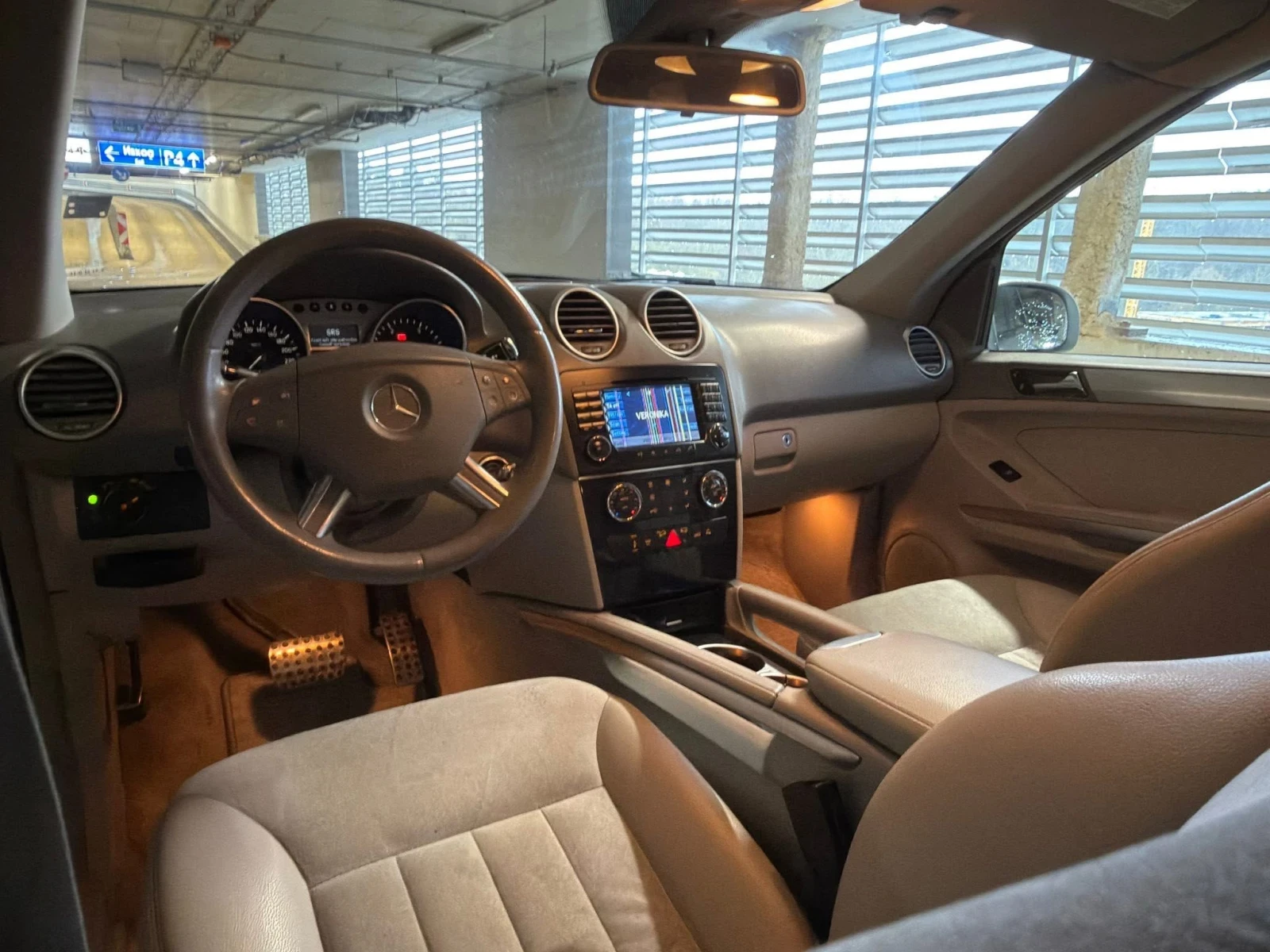 Mercedes-Benz ML 320 ТОП СЪСТОЯНИЕ, снимка 12 - Автомобили и джипове - 54001989