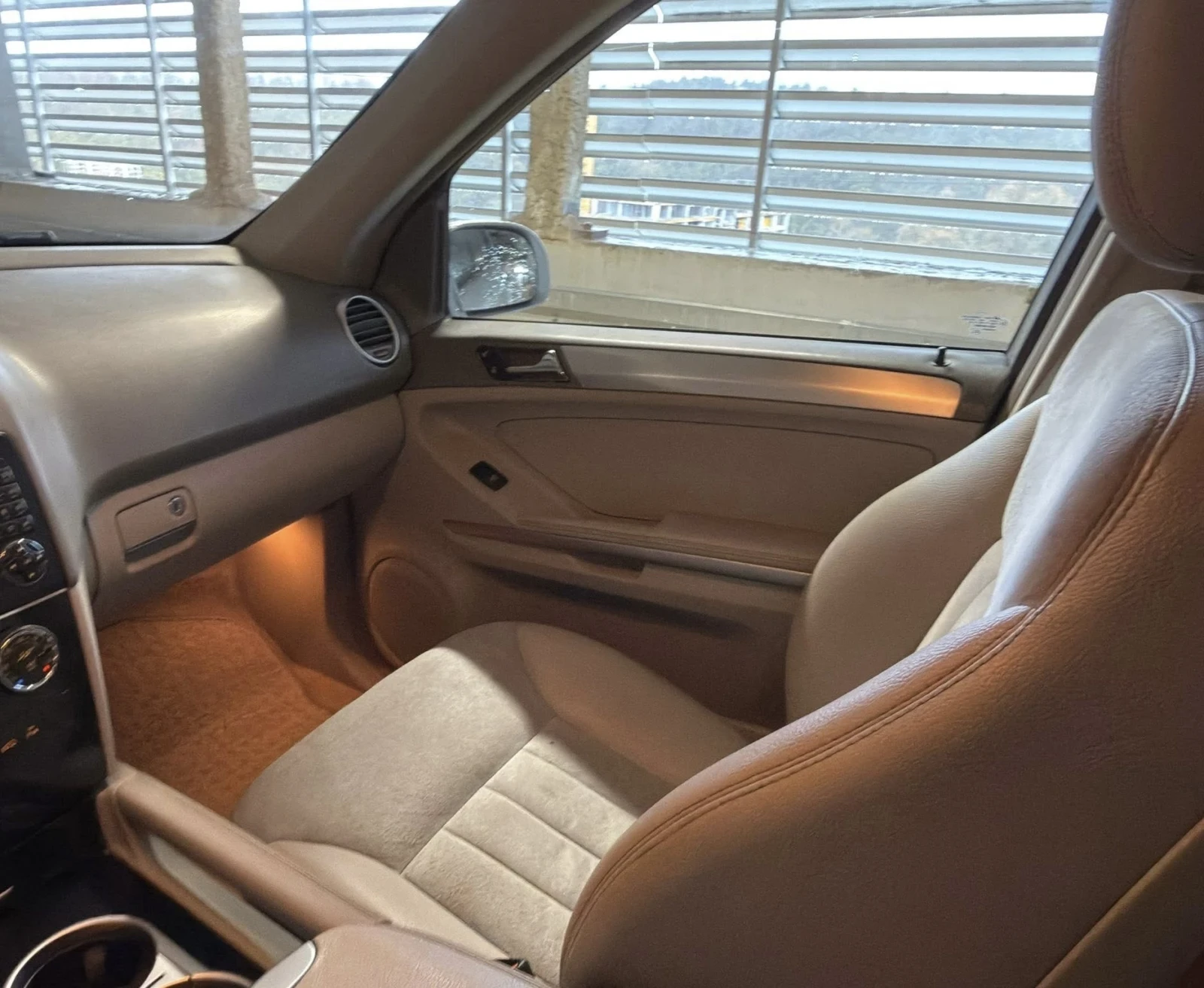 Mercedes-Benz ML 320 ТОП СЪСТОЯНИЕ, снимка 13 - Автомобили и джипове - 54001989