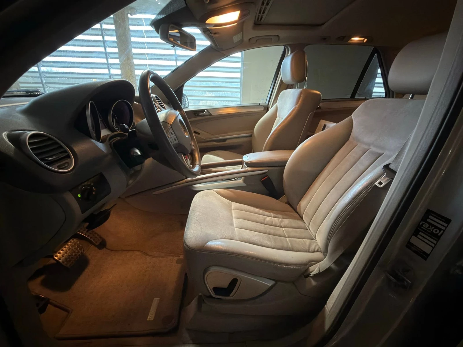 Mercedes-Benz ML 320 ТОП СЪСТОЯНИЕ, снимка 10 - Автомобили и джипове - 54001989