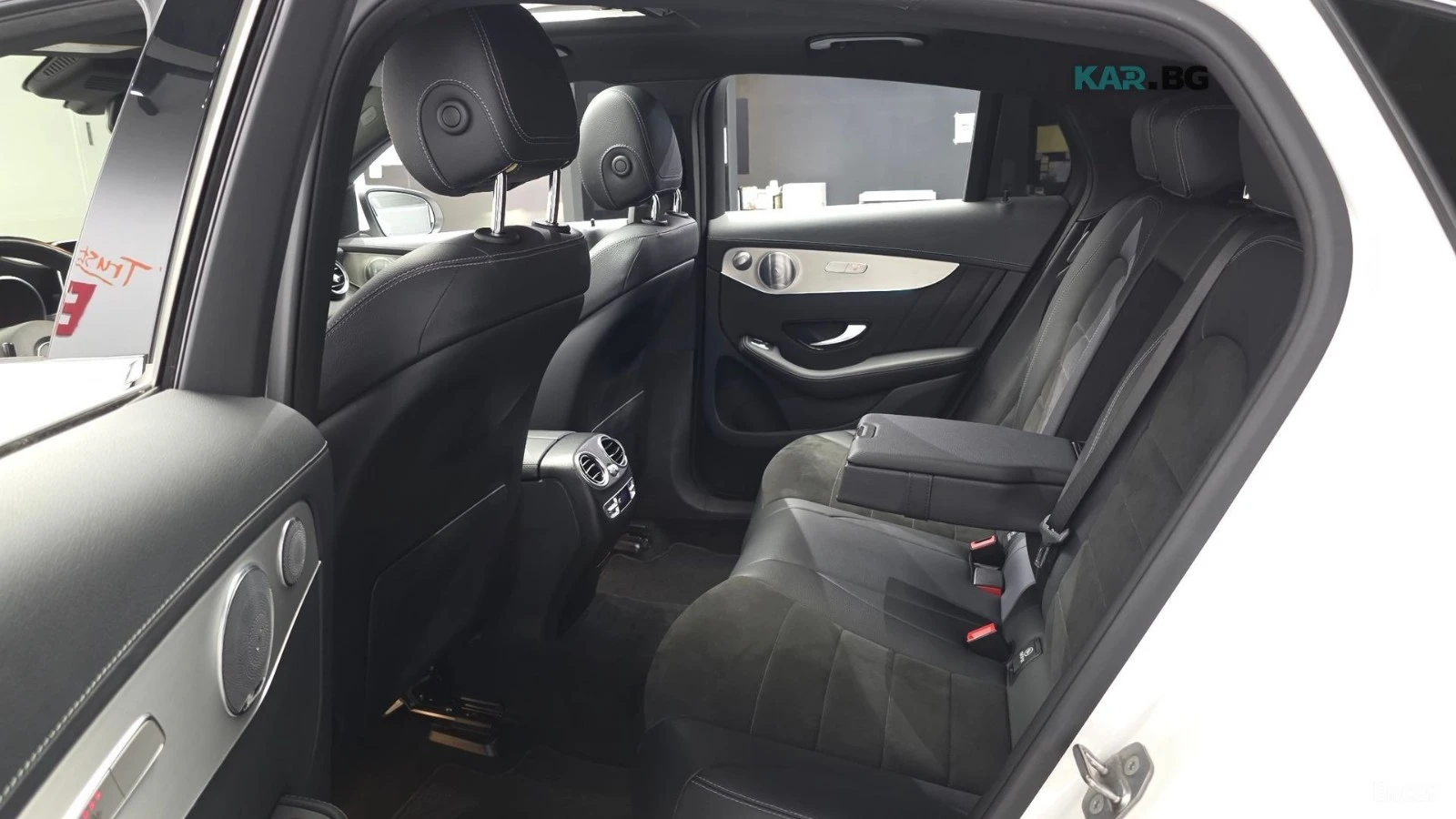 Mercedes-Benz GLC 300 4MATIC* AMG-LINE* ПОДГРЕВ* 360* КАМЕРА* HUD* , снимка 11 - Автомобили и джипове - 55324187