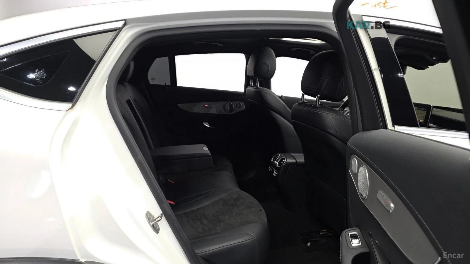 Mercedes-Benz GLC 300 4MATIC* AMG-LINE* ПОДГРЕВ* 360* КАМЕРА* HUD* , снимка 10 - Автомобили и джипове - 55324187
