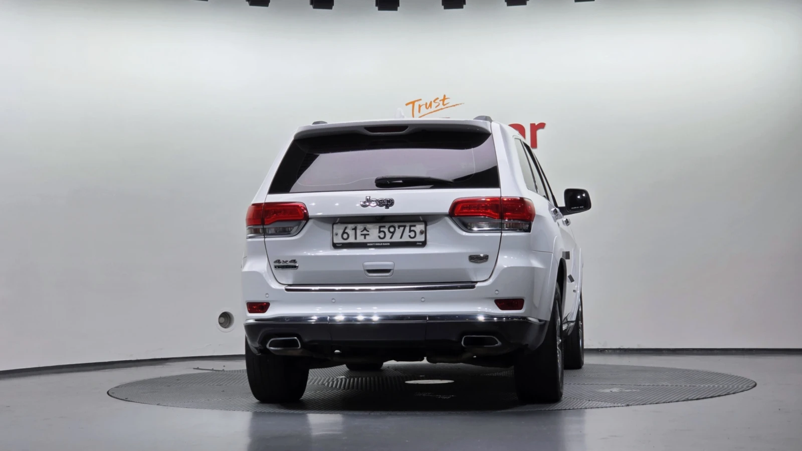 Jeep Cherokee 3.0* ЕЛ. БАГАЖНИК* BLIND SPOT* ЛЮК* КРАЙНА ЦЕНА, снимка 4 - Автомобили и джипове - 55594787