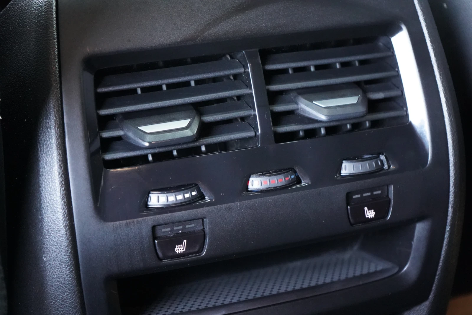 BMW X6 M50i* M-PACK* DISTR* GLOW* NIGHT V* KEYLESS* H/K*  | Mobile.bg � ����������� 16