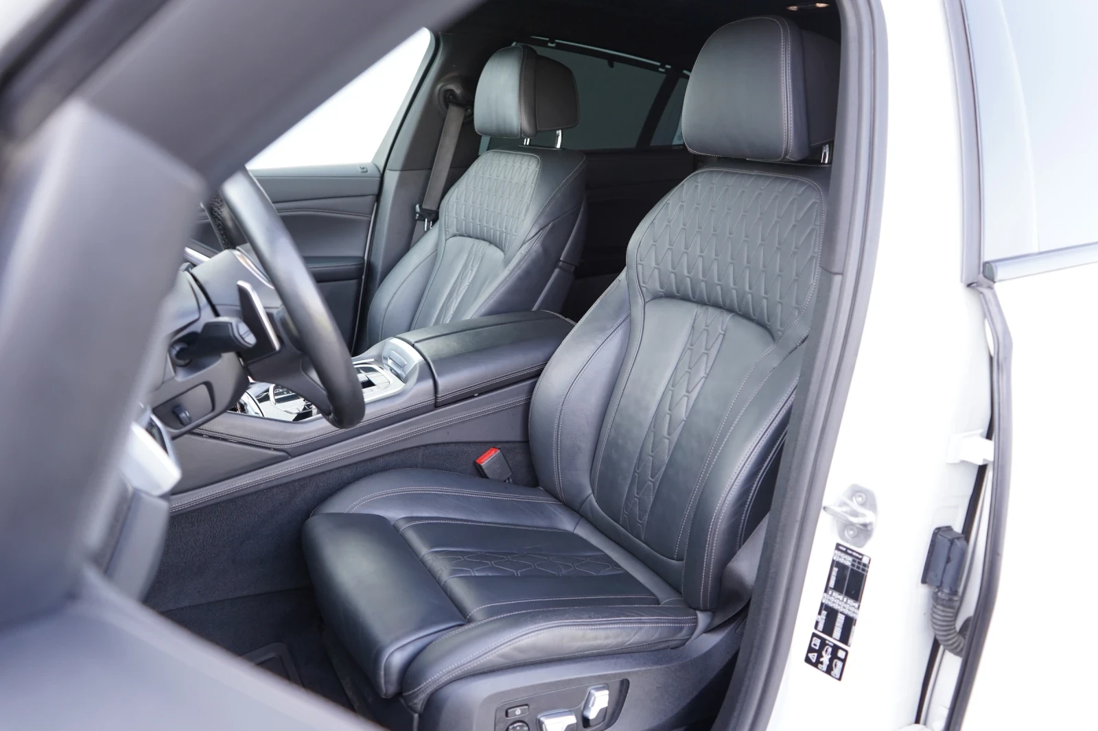 BMW X6 M50i* M-PACK* DISTR* GLOW* NIGHT V* KEYLESS* H/K*  | Mobile.bg � ����������� 7