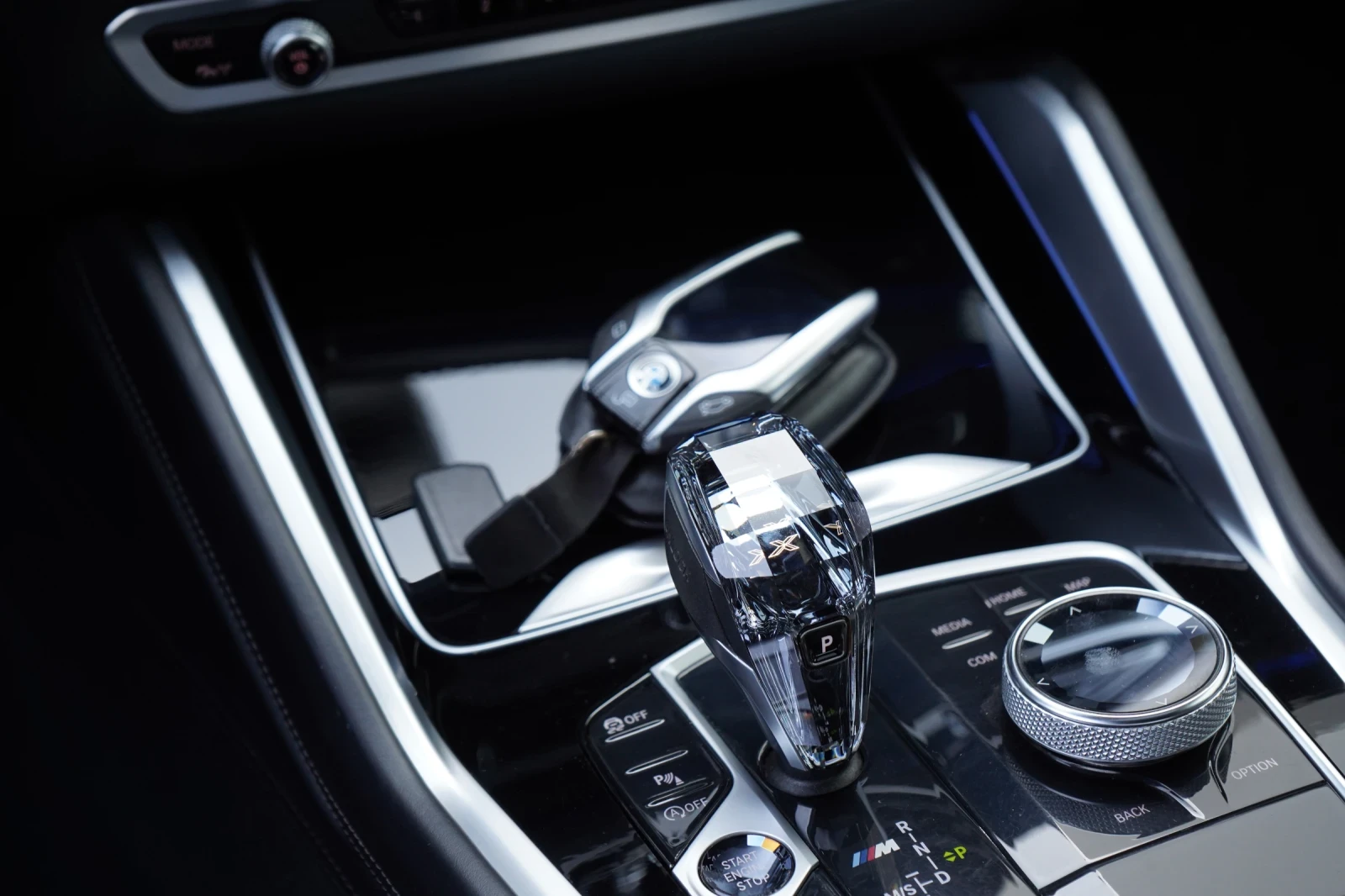 BMW X6 M50i* M-PACK* DISTR* GLOW* NIGHT V* KEYLESS* H/K*  | Mobile.bg � ����������� 12