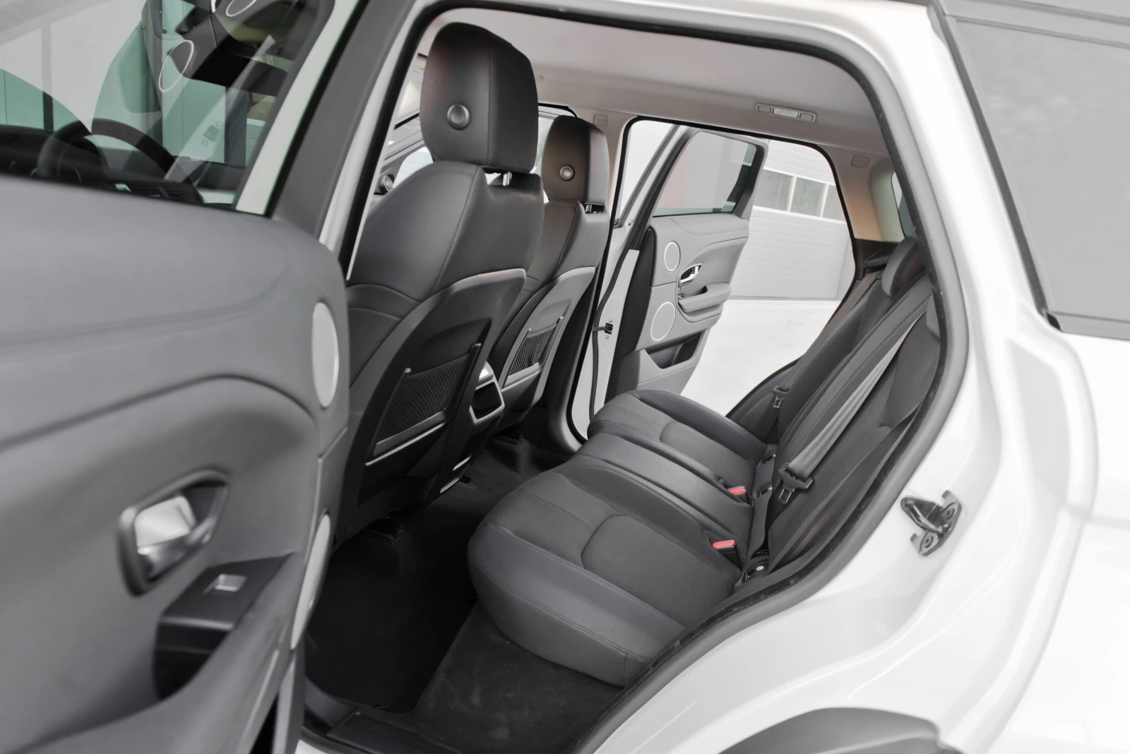 Land Rover Evoque 2.0D 4х4 Face, снимка 12 - Автомобили и джипове - 56388871