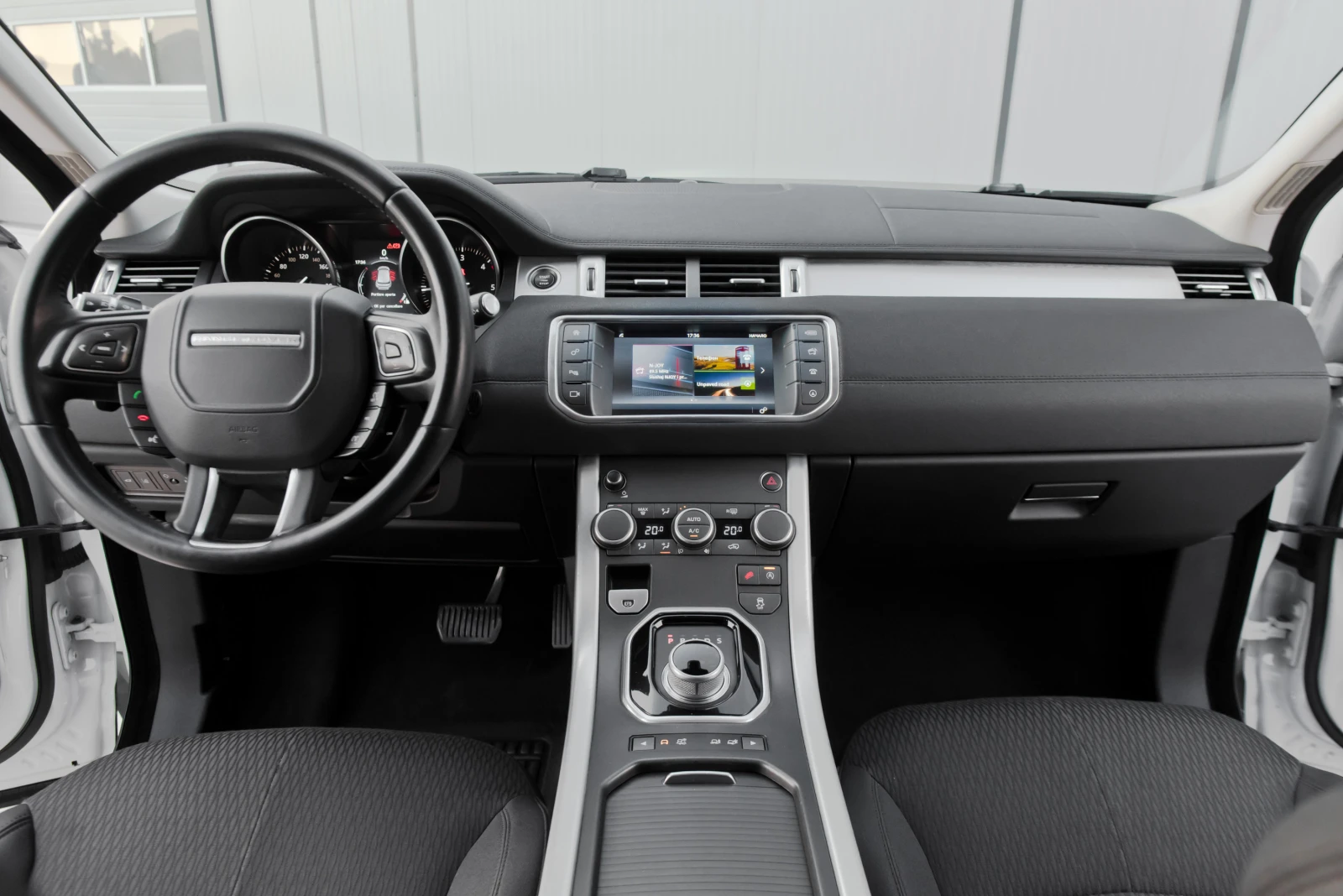 Land Rover Evoque 2.0D 4х4 Face, снимка 10 - Автомобили и джипове - 56388871