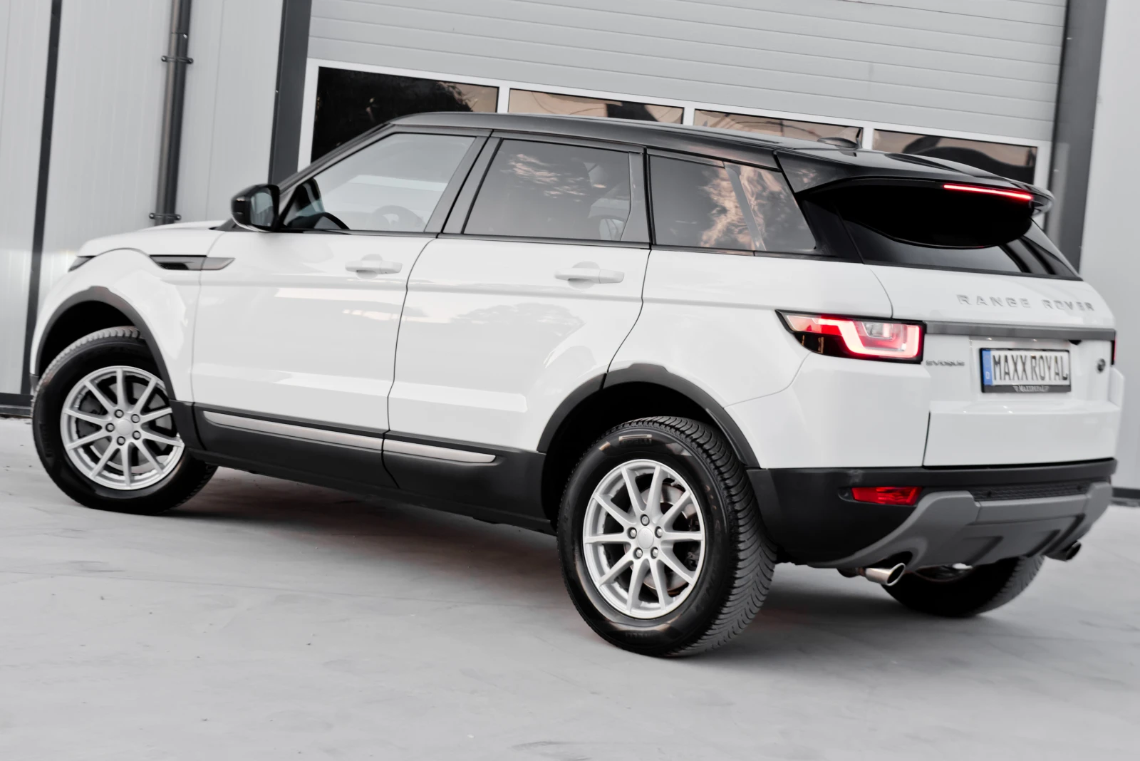 Land Rover Evoque 2.0D 4х4 Face, снимка 5 - Автомобили и джипове - 56388871