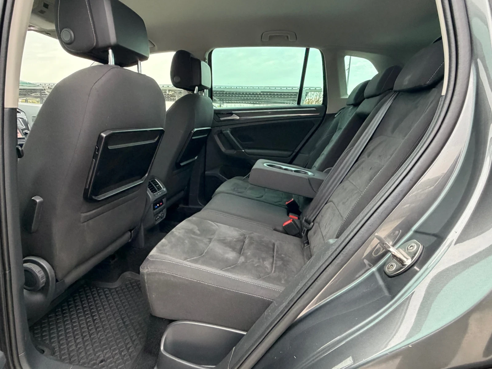 VW Tiguan 2.0TDI 4Motion R-Line ������ | Mobile.bg � ����������� 9