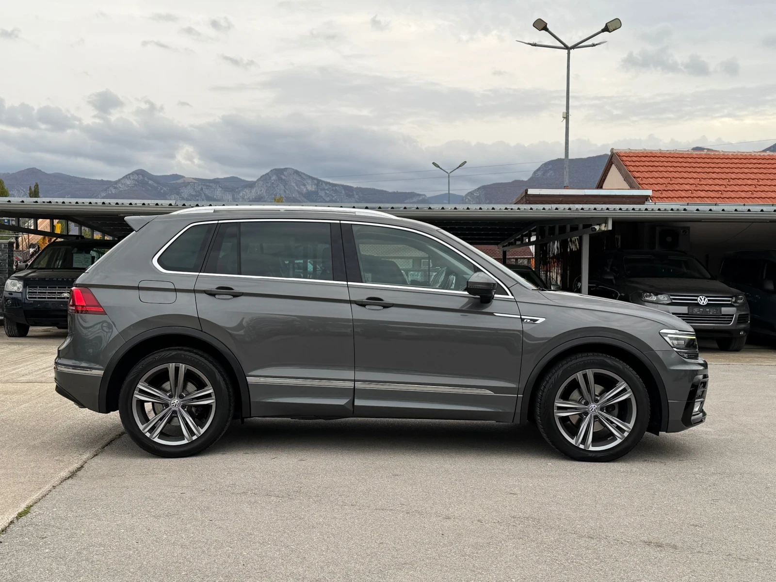 VW Tiguan 2.0TDI 4Motion R-Line ������ | Mobile.bg � ����������� 5