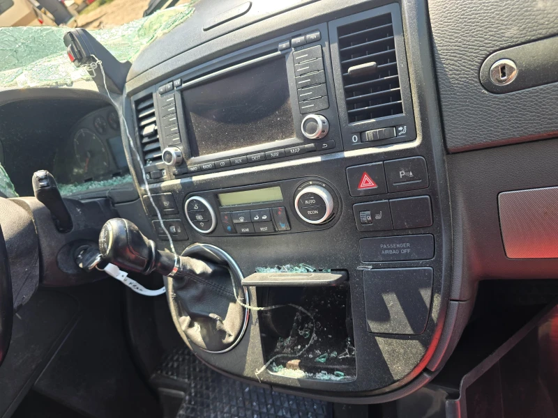 VW T5 MULTIVAN 2.5 TDI, снимка 4 - Бусове и автобуси - 51668285