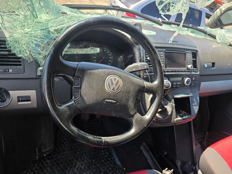 VW T5 MULTIVAN 2.5 TDI, снимка 13 - Бусове и автобуси - 51668285