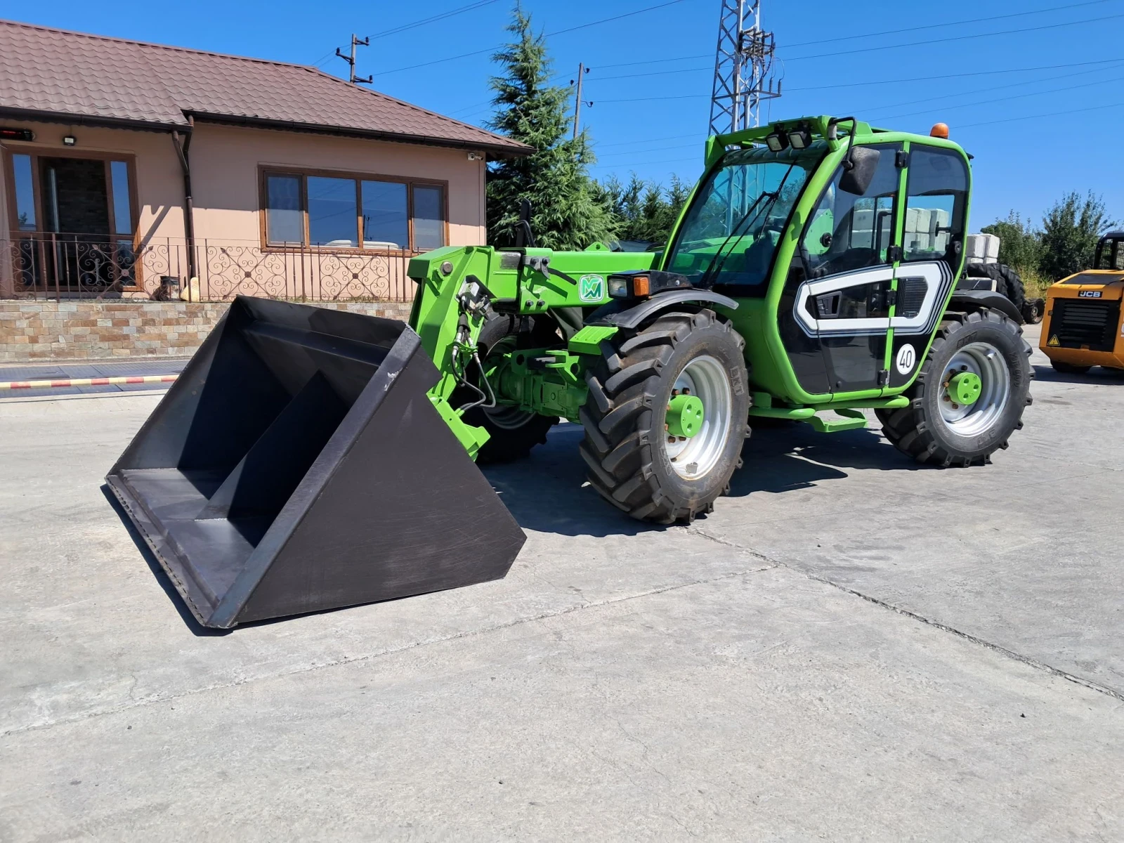 Телескопичен товарач Merlo TF 33.7