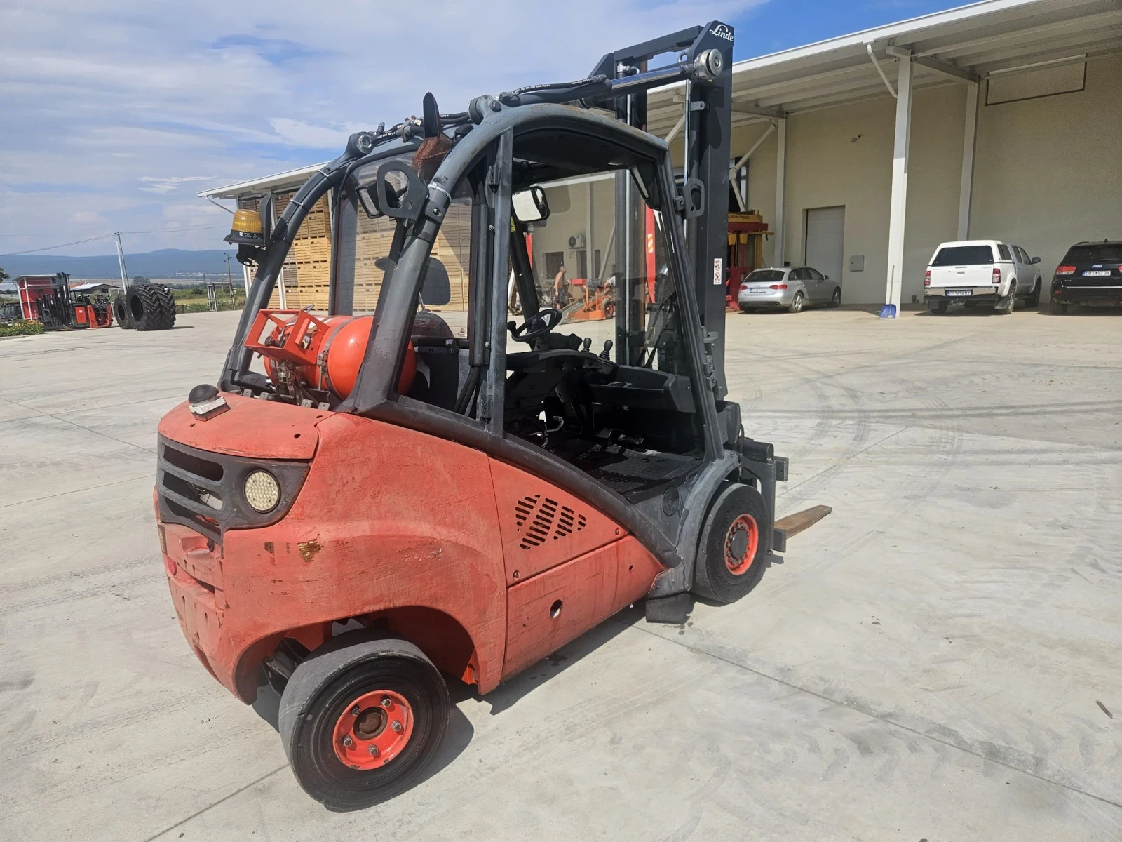 Мотокар Linde H25T-01, снимка 2 - Индустриална техника - 54828408