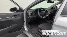 Hyundai Elantra, снимка 10