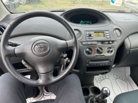 Toyota Yaris 1.0, снимка 4 - Автомобили и джипове - 40091640