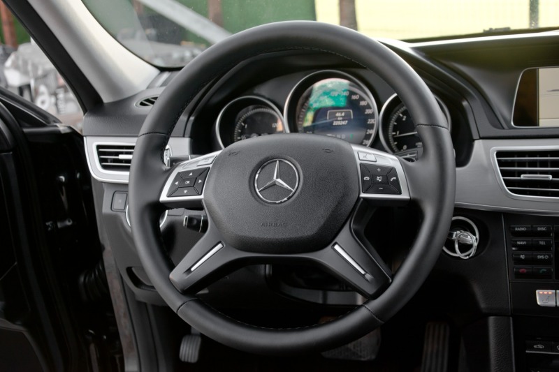 Mercedes-Benz E 200 220cdi AMG, снимка 14 - Автомобили и джипове - 45701641