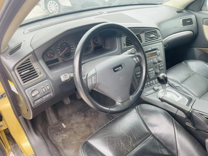 Volvo S60 2.4i, снимка 10 - Автомобили и джипове - 45749501