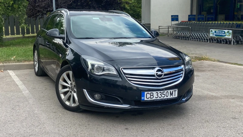 Opel Insignia Sports Tourer, снимка 1 - Автомобили и джипове - 47449605