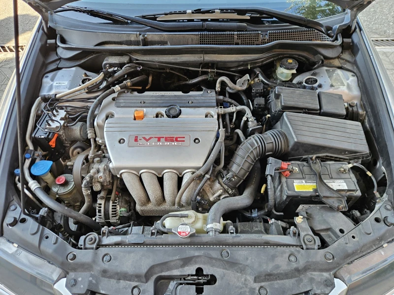 Honda Accord 2.4i-VTEC Executive Touring, снимка 9 - Автомобили и джипове - 47468700