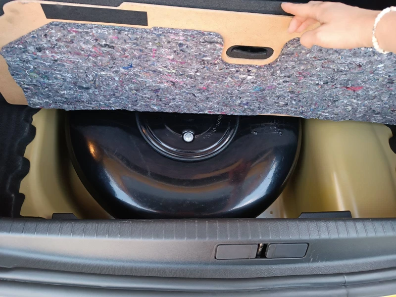 Peugeot 208 1.2 PURE TECH - GAS, снимка 14 - Автомобили и джипове - 52510437