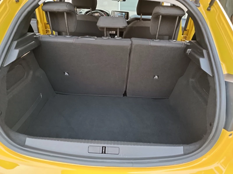 Peugeot 208 1.2 PURE TECH - GAS, снимка 11 - Автомобили и джипове - 52510437