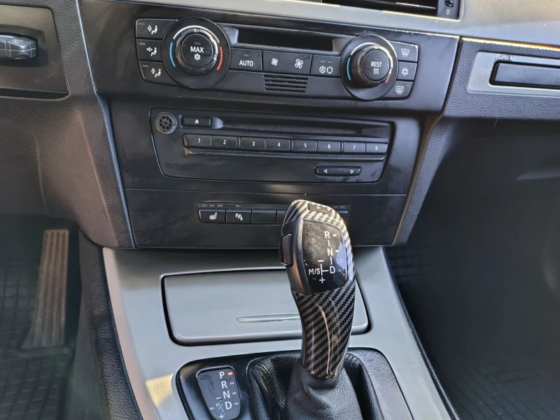 BMW 320 Автоматик, Евро 4, 6 скорости, , снимка 10 - Автомобили и джипове - 52241951