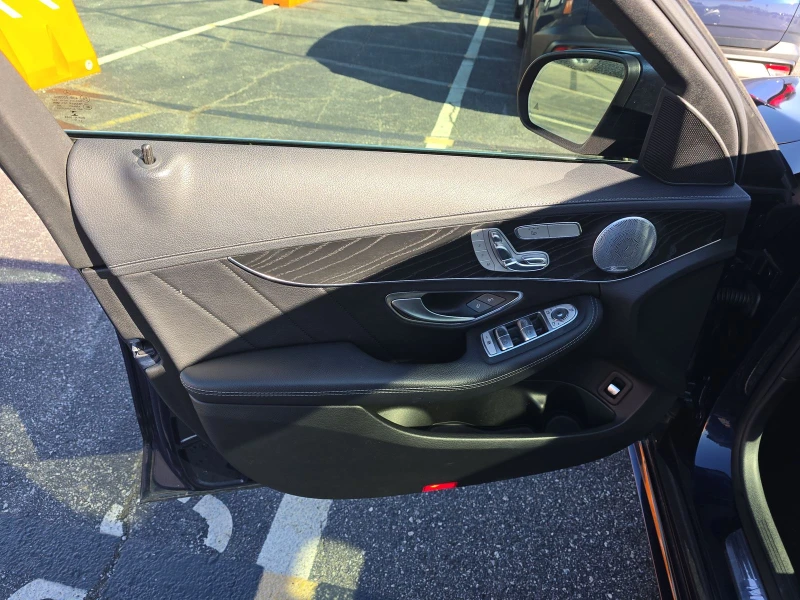 Mercedes-Benz C 300 4MATIC, снимка 11 - Автомобили и джипове - 52484419