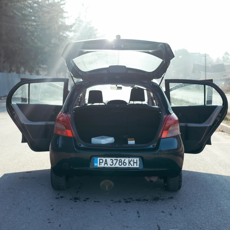 Toyota Yaris 1.3 бензин/газ, снимка 5 - Автомобили и джипове - 52934589