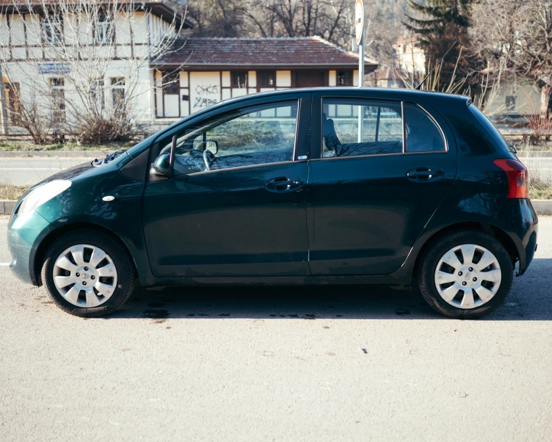 Toyota Yaris 1.3 бензин/газ, снимка 4 - Автомобили и джипове - 52934589