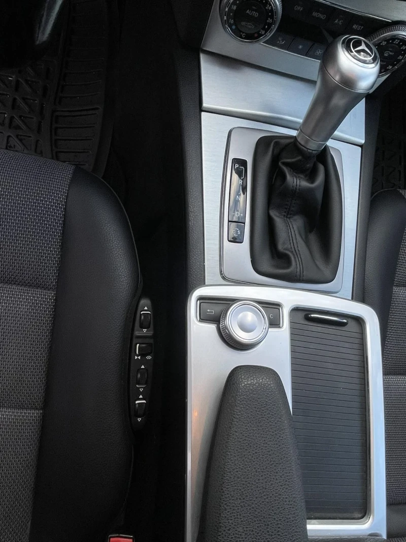 Mercedes-Benz C 220 CDI BlueEFFICIENCY w204, снимка 12 - Автомобили и джипове - 53138831