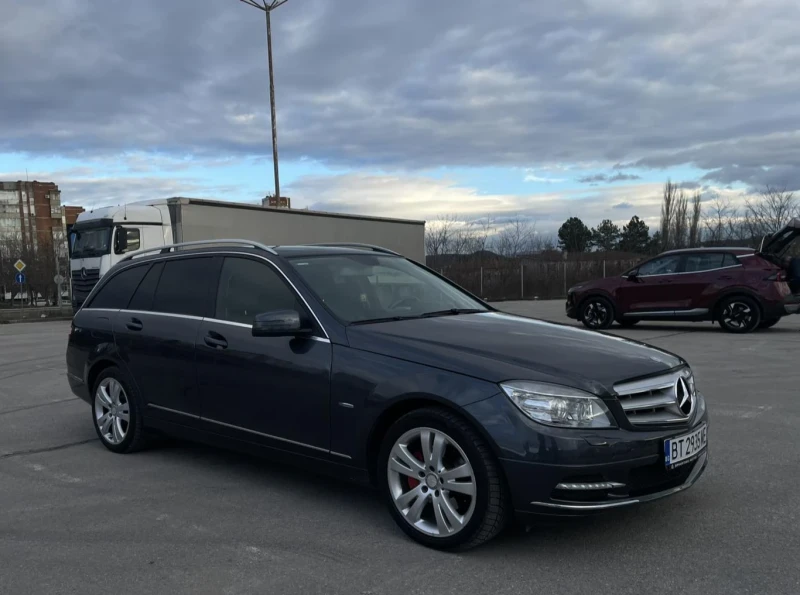 Mercedes-Benz C 220 CDI BlueEFFICIENCY w204, снимка 2 - Автомобили и джипове - 53138831