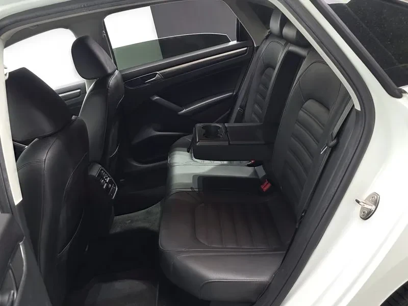 VW Passat 2.0 Tsi B7, снимка 12 - Автомобили и джипове - 55923203