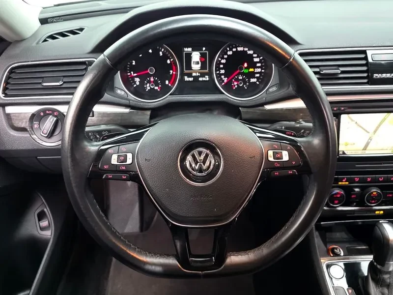 VW Passat 2.0 Tsi B7, снимка 14 - Автомобили и джипове - 55923203