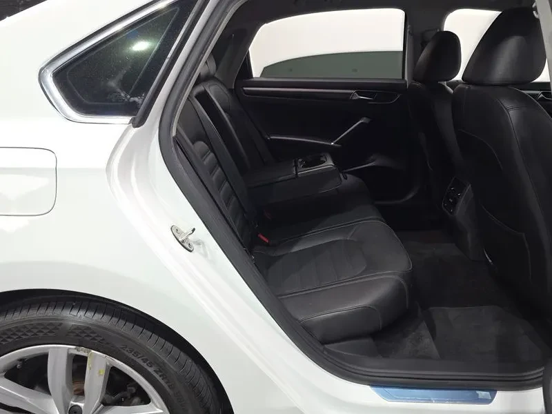 VW Passat 2.0 Tsi B7, снимка 11 - Автомобили и джипове - 55923203