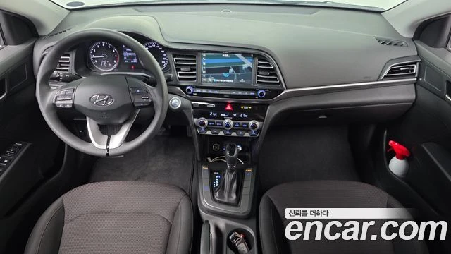 Hyundai Elantra, снимка 7 - Автомобили и джипове - 56082434
