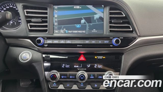 Hyundai Elantra, снимка 15 - Автомобили и джипове - 56082434
