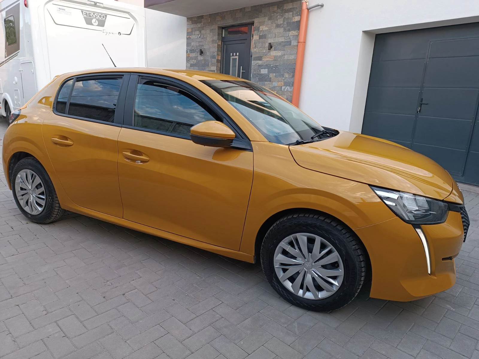 Peugeot 208 1.2 PURE TECH - GAS, снимка 1