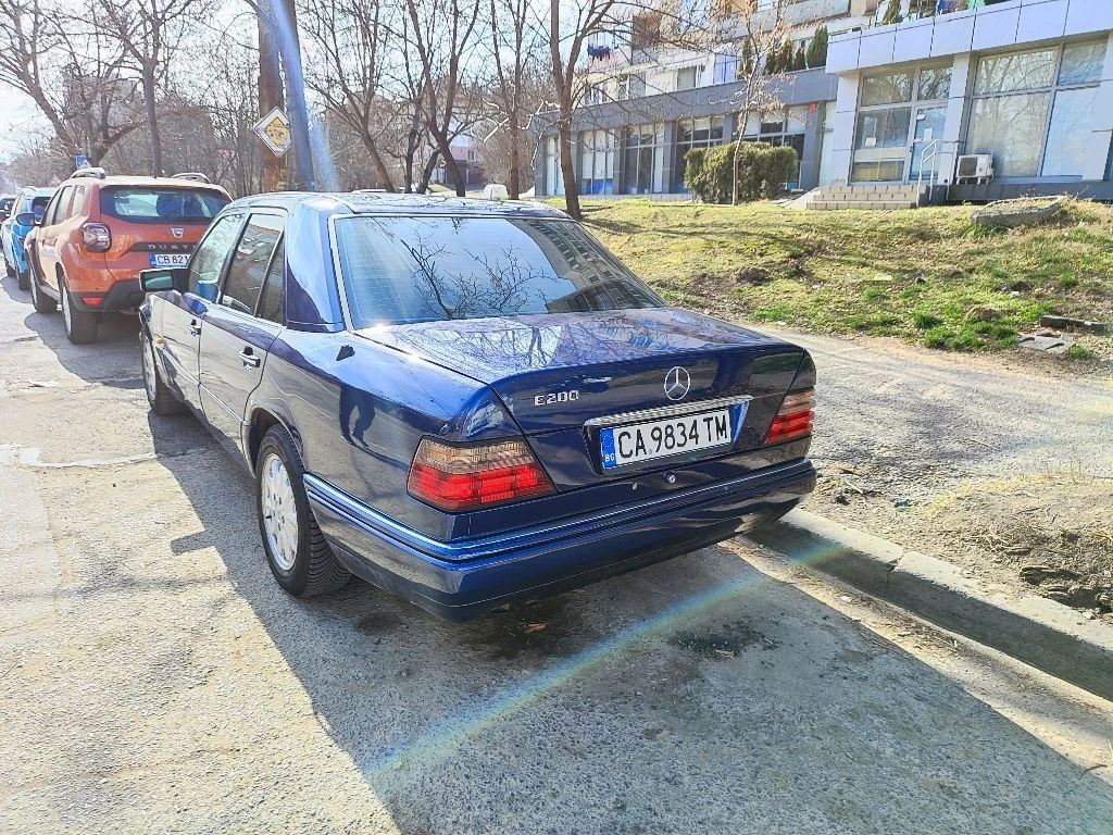 Mercedes-Benz 124  - изображение 4