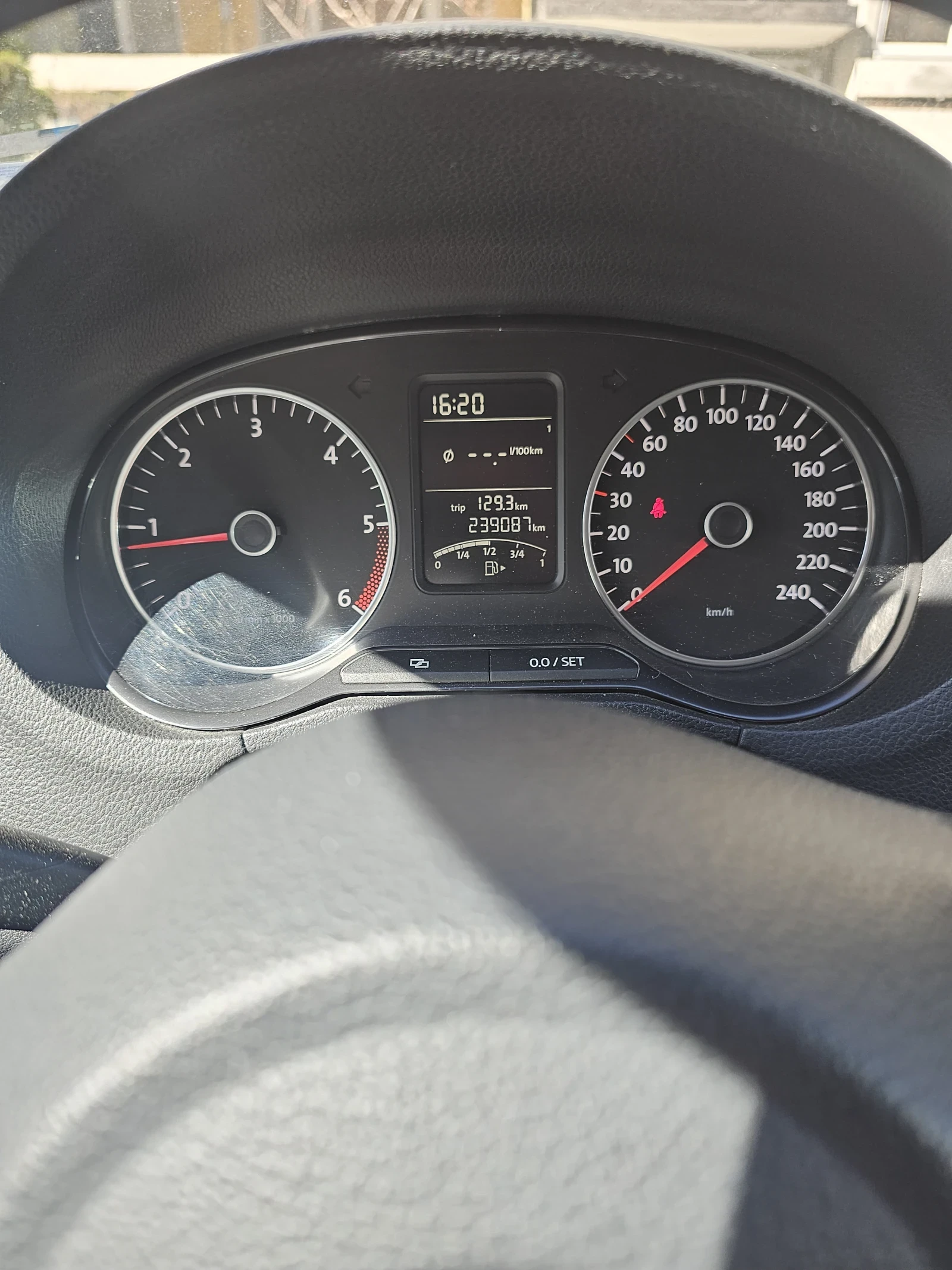 VW Polo 1.6 TDI 90 hp - изображение 7